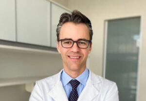 Púrpura Senil: Manchas Roxas nas Mãos São Comuns e Não Oferecem Risco Grave