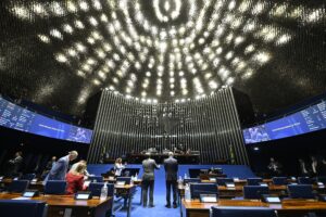 CPI do Crime Organizado rejeita relatório que acusa ministros do STF e aumenta tensão com Congresso