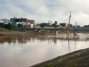 Rio Acre sobe mais de meio metro em uma semana e ultrapassa cota de atenção em Rio Branco