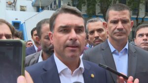 Flávio Bolsonaro rebate Zema e nega irregularidades em pedido de dinheiro a Vorcaro
