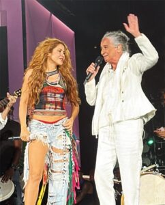 Maria Bethânia e Shakira se juntam para samba clássico de Gonzaguinha em show no Rio