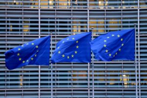 União Europeia corre para zerar tarifas sobre produtos dos EUA antes de ameaça de Trump