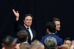 Fortuna de Elon Musk pode ultrapassar 1 trilhão de dólares com IPO da SpaceX