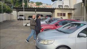 Mãe de traficante é presa após esfaquear ex-nora 34 vezes na Zona Oeste do Rio