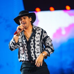 Natanzinho Lima desaponta com versão de ‘Malandragem’ em álbum ao vivo