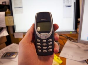 Nokia 3310: o celular resistente que dominava o Brasil na última Copa do Mundo vencida pela Seleção