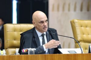 STF condena Eduardo Bolsonaro a 4 anos e 2 meses por tentar pressionar julgamento do pai