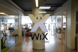 Wix demite 1.000 funcionários por valorização do shekel e avanço da IA