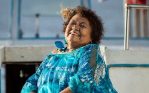 Dona Onete celebra 87 anos e 10 anos do álbum que colocou o Carimbó no mundo