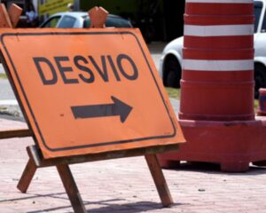 Obras da Sabesp bloqueiam ruas em Praia Grande, Guarujá e Itanhaém até 19 de julho