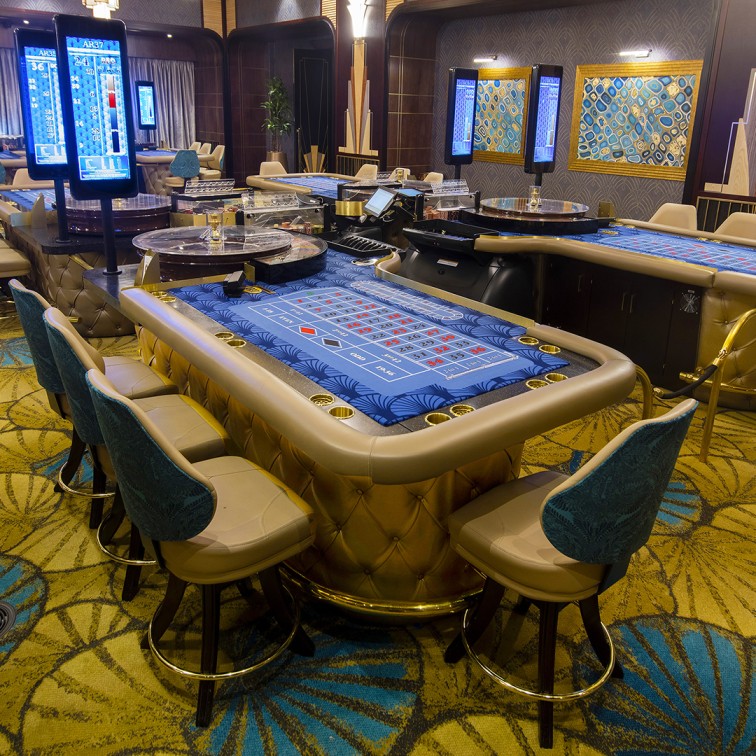 online casino roulette table game