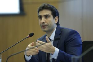 Banco Central alerta para ofertas perigosas de crédito que endividam famílias