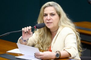 Luizianne Lins disputa Senado pelo Ceará com o número 180