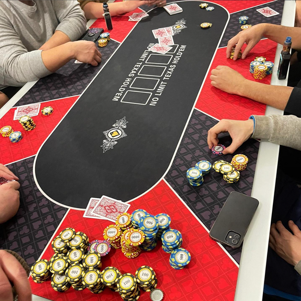 online casino roulette table game