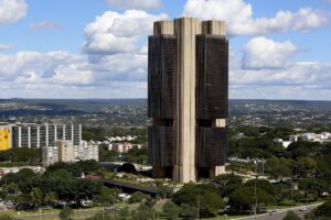 Bancos estão de olho nas contas públicas e alta da inadimplência, diz BC