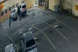 Homem finge ajudar com carrinho e rouba celular em Campinas